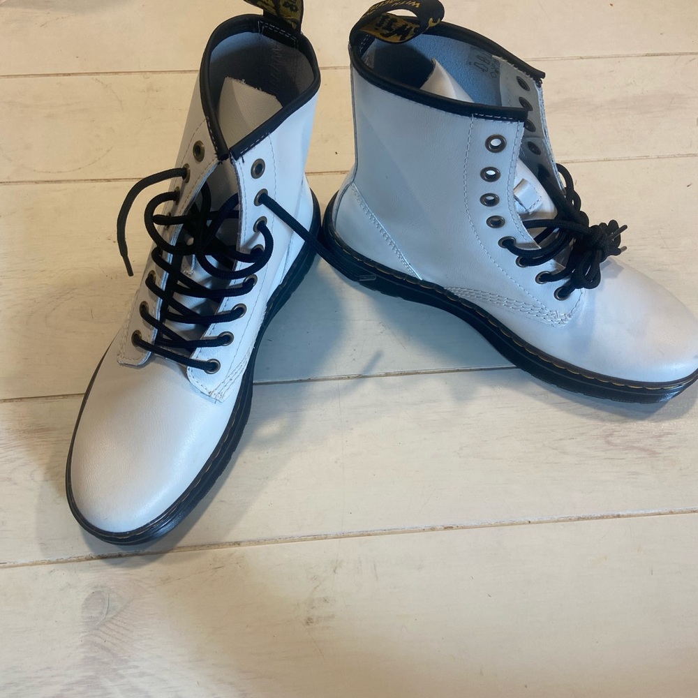 Dr Martin Zavala White Leather Lace-Up Boots New never worn!
